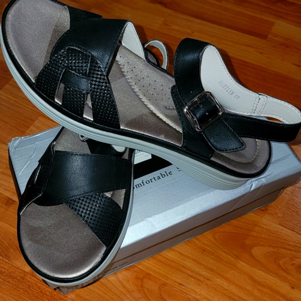 Sandals summer Good Choice women's size 8 , color black.